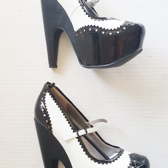 T.U.K Shoes - T.U.K PLATFORM HEELS Sz 10 NWT Leather 6.5" *HOT*